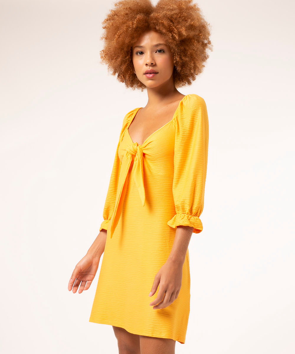 vestido curto texturizado com nó manga 3/4 bufante laranja