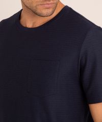 camiseta-de-algodao-manga-curta-gola-careca-com-bolso-azul-marinho-1011243-Azul_Marinho_4