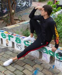 Calca-de-Moletom-Kings-Sneakers-com-Faixas-Laterais-Preta-9294966-Preto_2