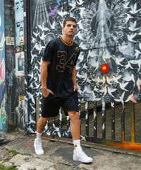 Camiseta-Masculina-Ampla-Kings-Sneakers--34--Manga-Curta-Gola-Careca-Preta-9286095-Preto_2