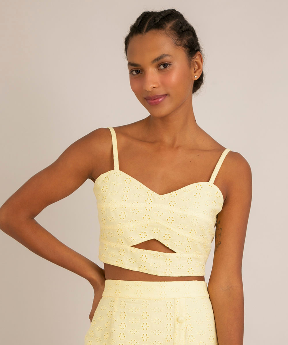 regata cropped de laise cut out alça fina decote coração amarelo