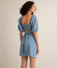 vestido-curto-jeans-cut-out-com-amarracao-manga-bufante-decote-reto-azul-medio-1014147-Azul_Medio_2