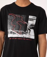 camiseta-de-algodao-manga-curta-skatista-preta-1023607-Preto_2