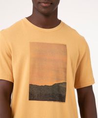 camiseta-de-algodao-paisagem-amarelo-1022495-Amarelo_2
