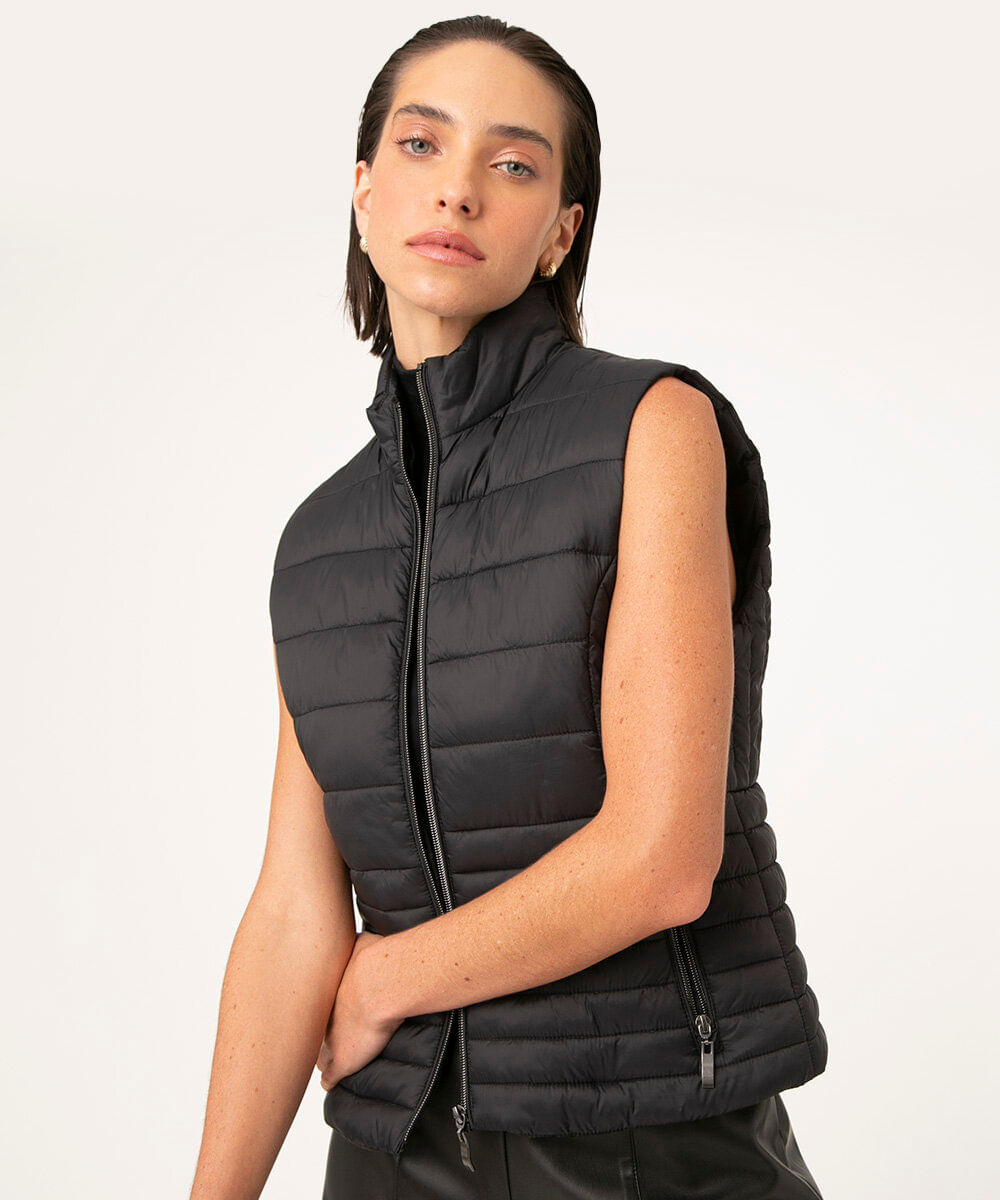 colete puffer de nylon com bolso preto