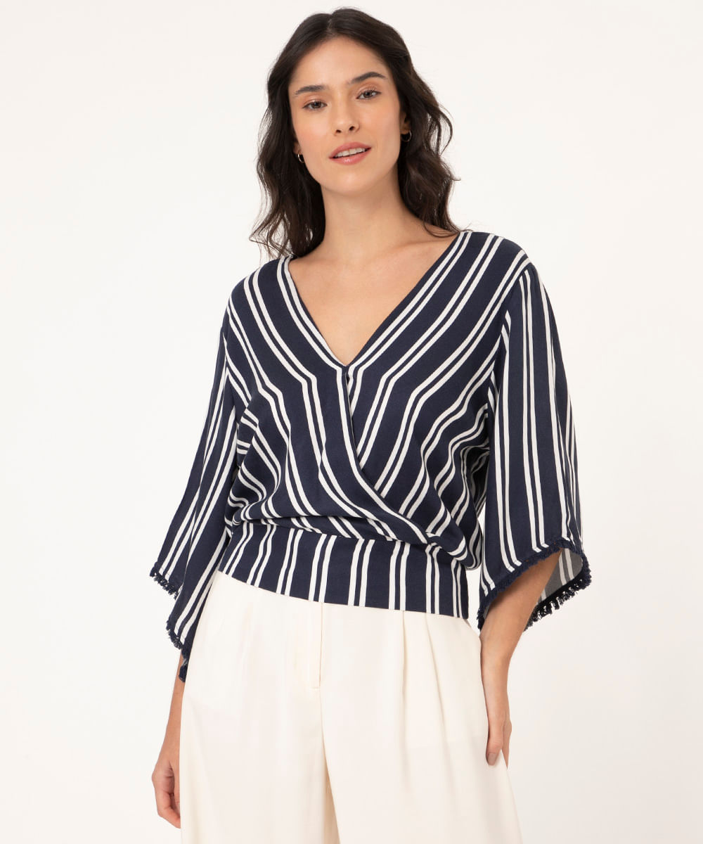 Blusa Transpassada Listrada Manga 3/4 Decote V Azul Marinho