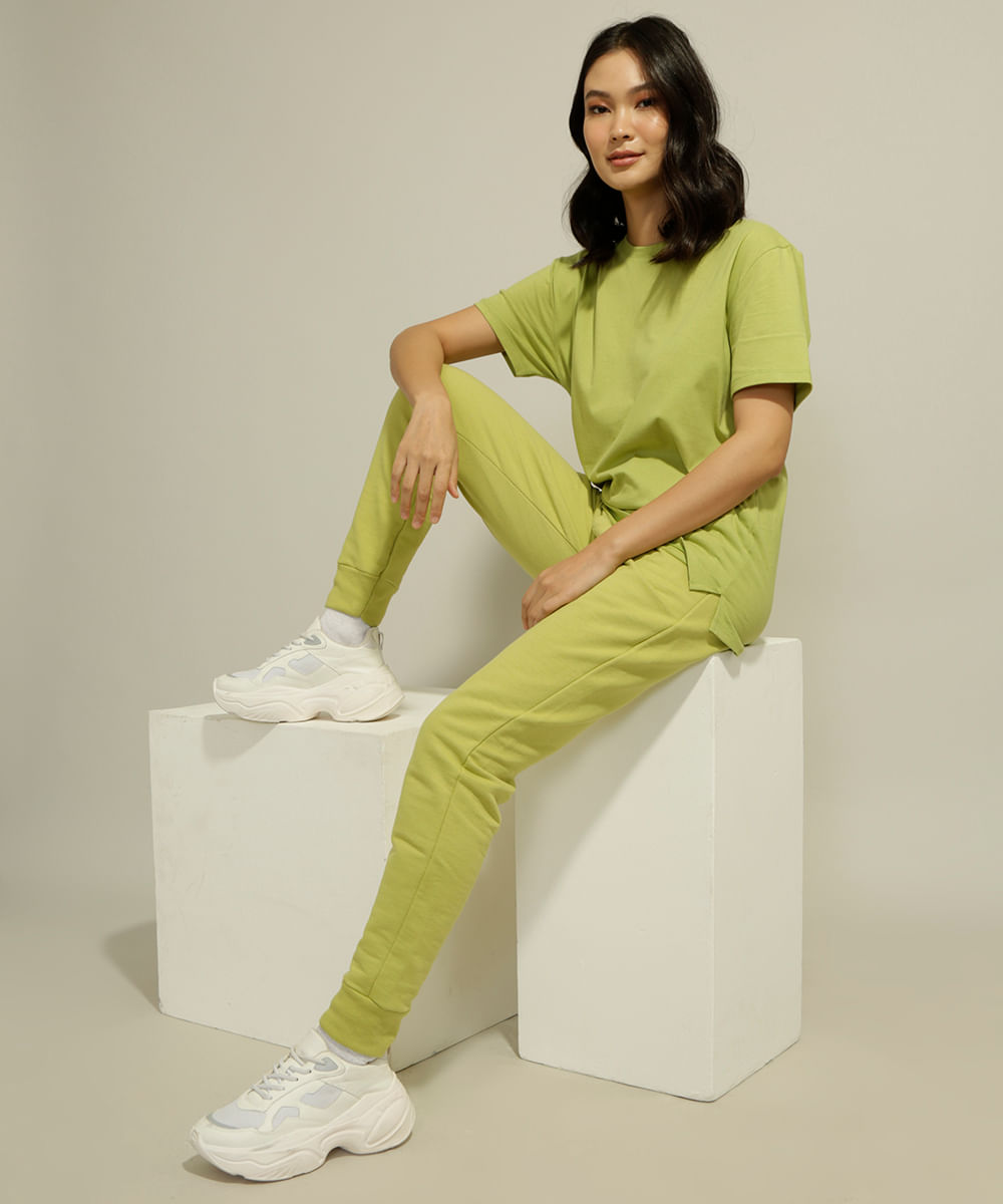 calça jogger de moletom básica verde claro