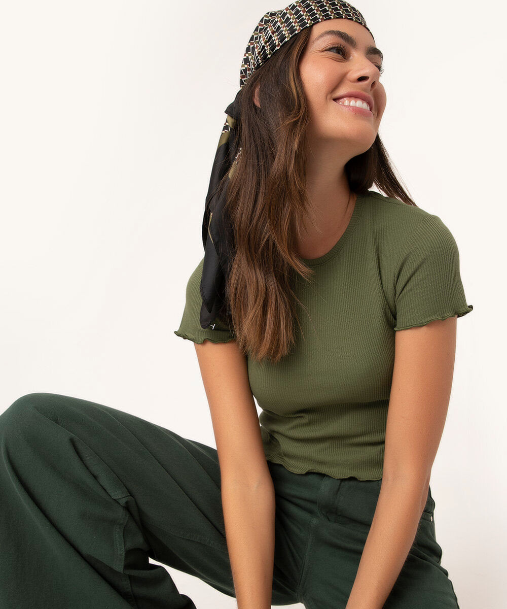 blusa baby look decote redondo verde militar