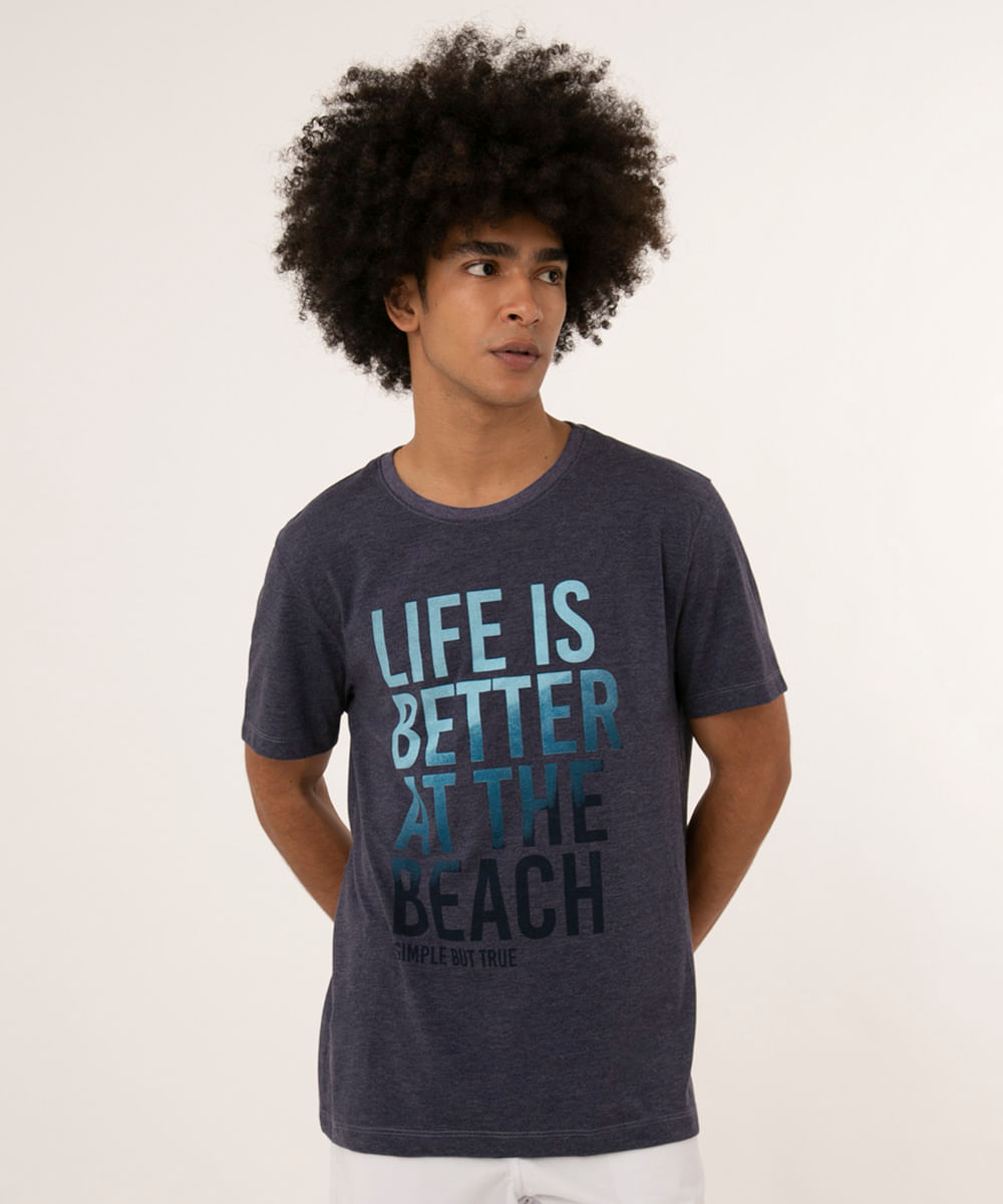 Camiseta Masculina "Life Is Better At The Beach" Manga Curta Gola Careca Azul