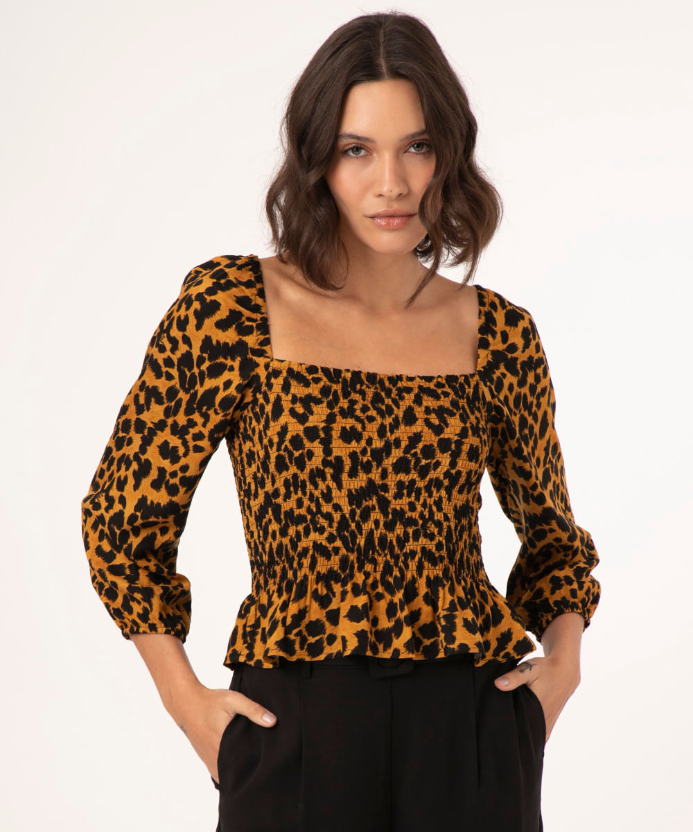 blusa com lastex animal print manga bufante bege