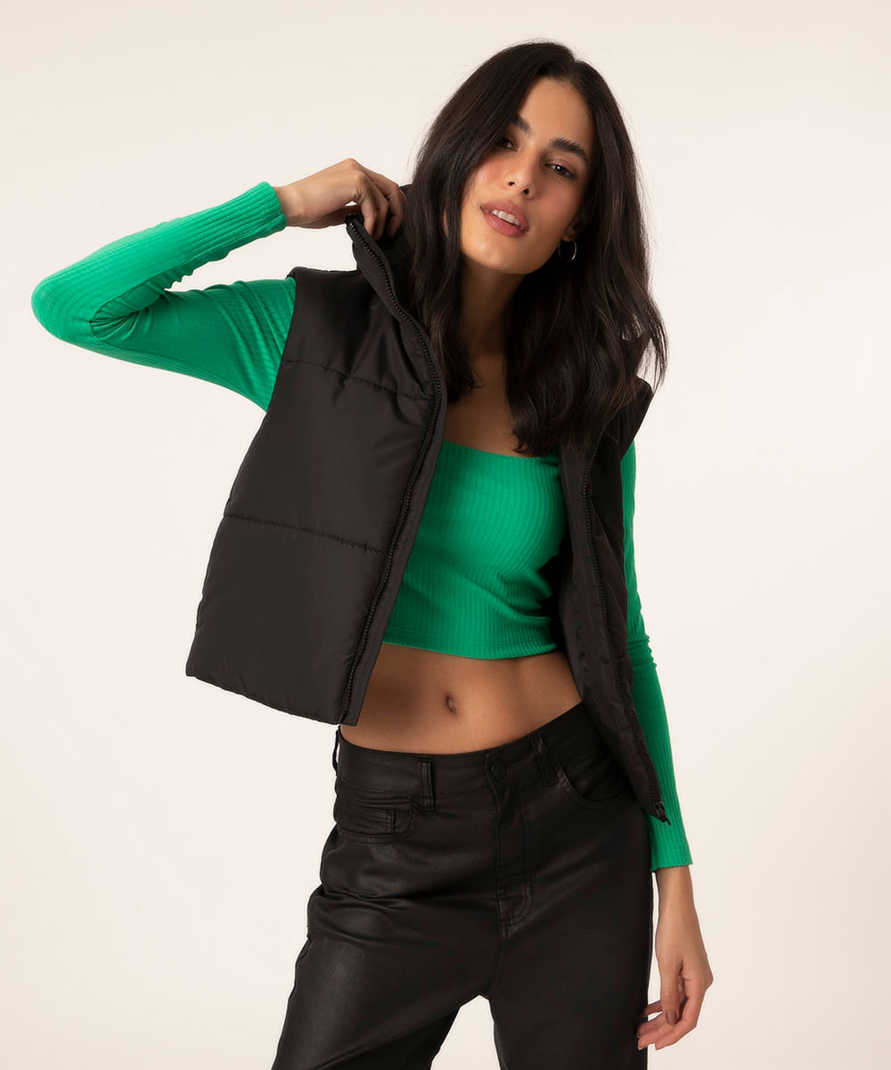 colete puffer cropped preto