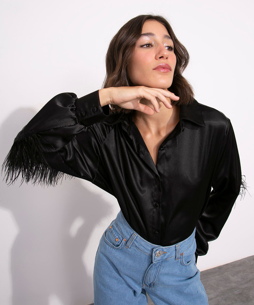 camisa manga longa de cetim com plumas mindset preta