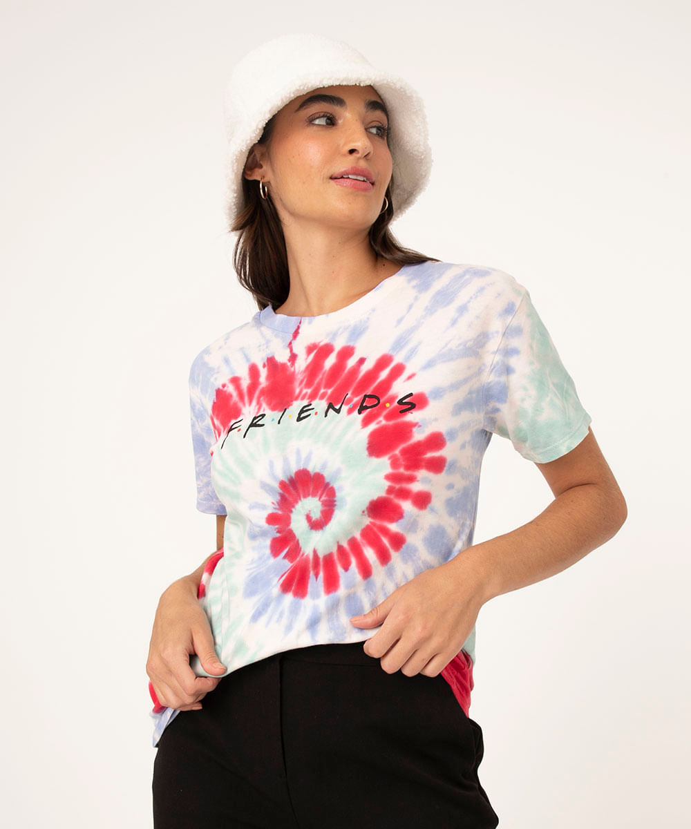 Camiseta Feminina Estampada Tie Dye Friends Manga Curta Decote Redondo Multicor