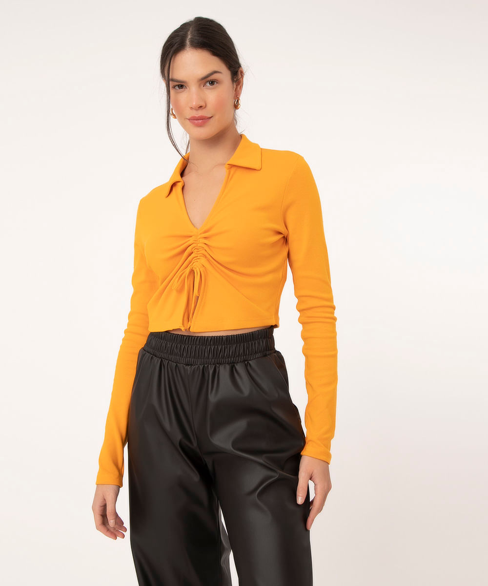 blusa cropped manga longa com franzido gola polo laranja