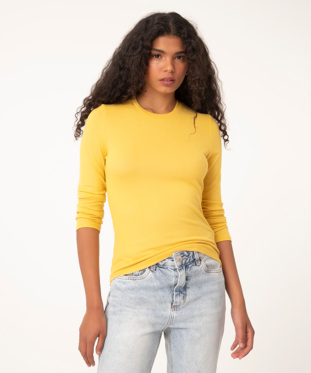 suéter básico de tricô decote redondo azul pastel - mostarda