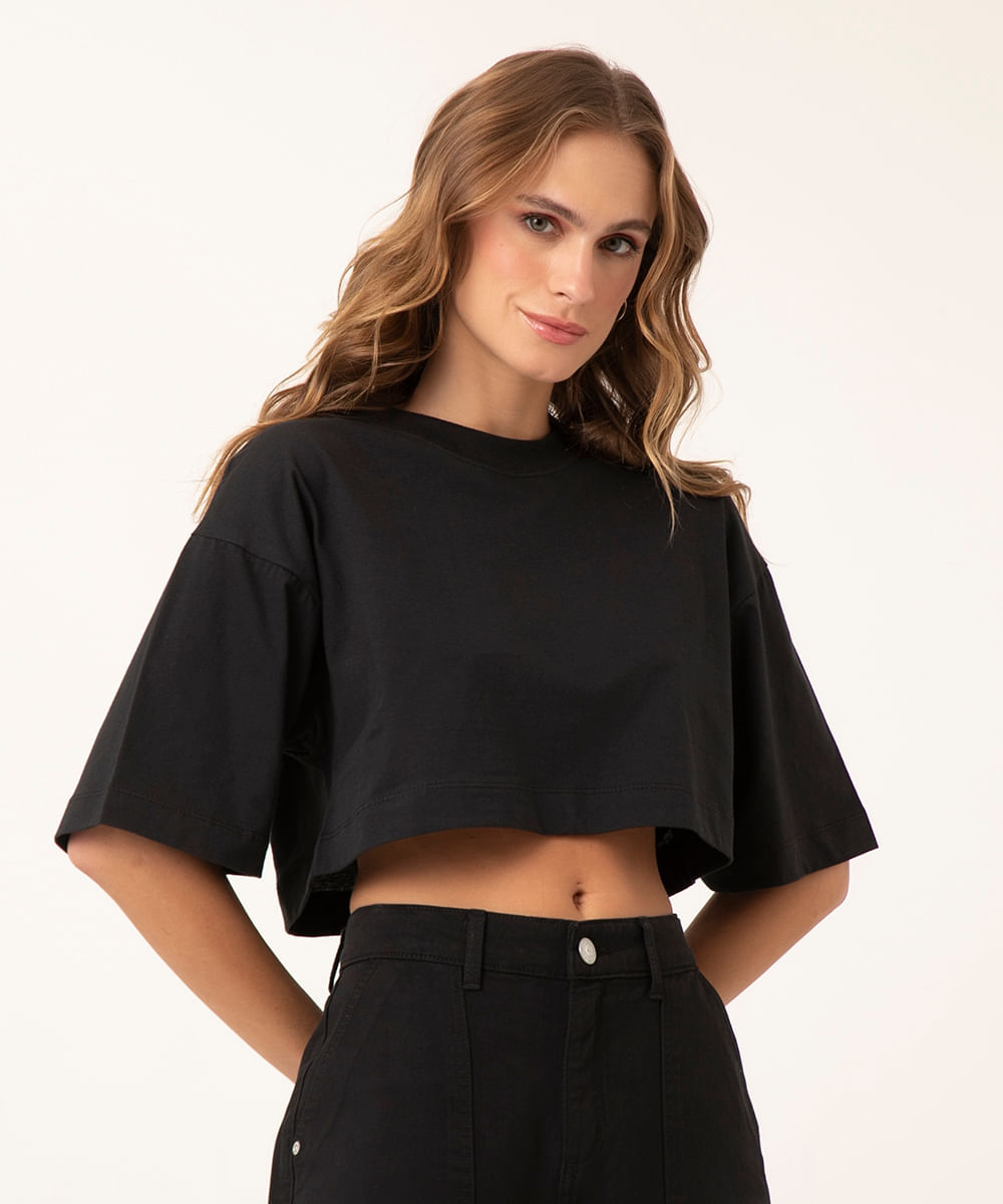 camiseta cropped de algodão manga curta decote redondo preto