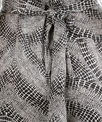 Macacao-Estampado-com-Amarracao-Preto-8058252-Preto_4