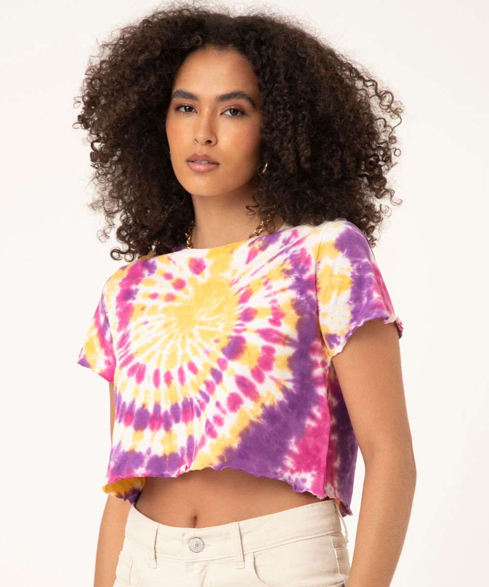 camiseta cropped tie dye manga curta rosa