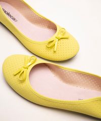 sapatilha-bico-redondo-com-laco-moleca-amarela-1037590-Amarelo_4