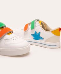 lateral do tenis infantil branco