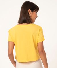 camiseta-feminina-basica-manga-curta-cropped-com-bolso-decote-redondo-amarelo-medio-9883461-Amarelo_Medio_2