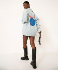 jaqueta-jeans-trucker-com-bordado-rock-in-rio-azul-claro-1036591-Azul_Claro_3 jaqueta-jeans-trucker-com-bordado-rock-in-rio-azul-claro-1036591-Azul_Claro_3