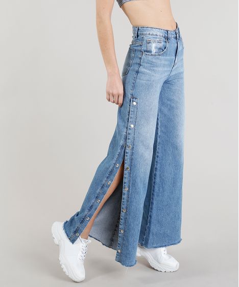 calça jeans pantalona aberta na lateral