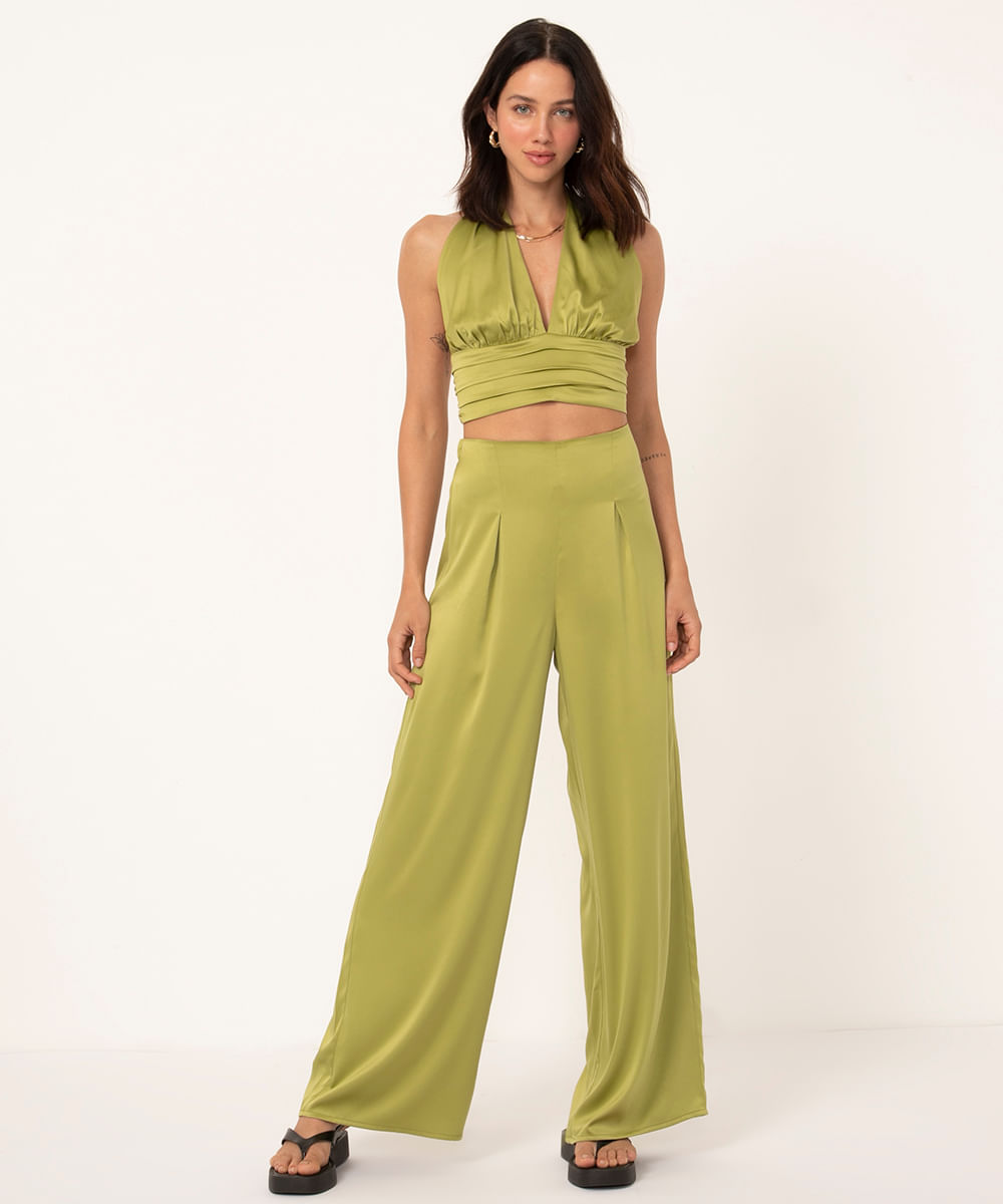 calça wide leg com pregas de cetim cintura alta verde