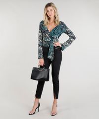 Blusa-Feminina-Canelada-Cropped-Transpassada-Estampada-de-Folhagens-Manga-Longa-Decote-V-Azul-Marinho-9210713-Azul_Marinho_3