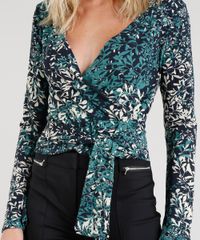 Blusa-Feminina-Canelada-Cropped-Transpassada-Estampada-de-Folhagens-Manga-Longa-Decote-V-Azul-Marinho-9210713-Azul_Marinho_4
