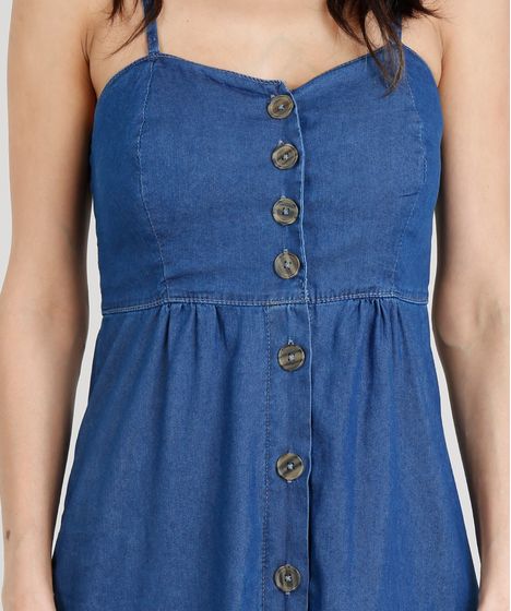 vestido jeans com camiseta por baixo