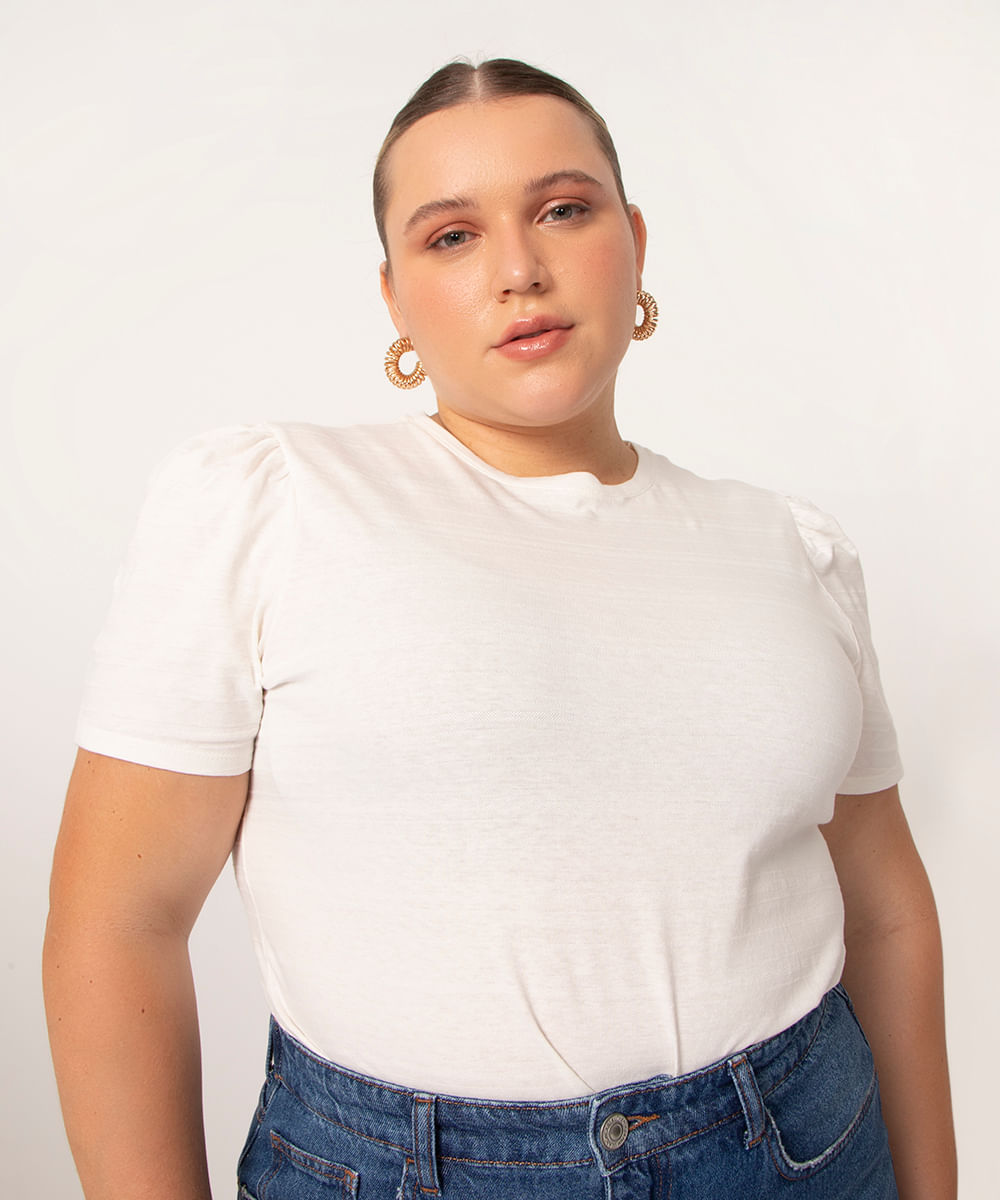 blusa plus size manga bufante off white