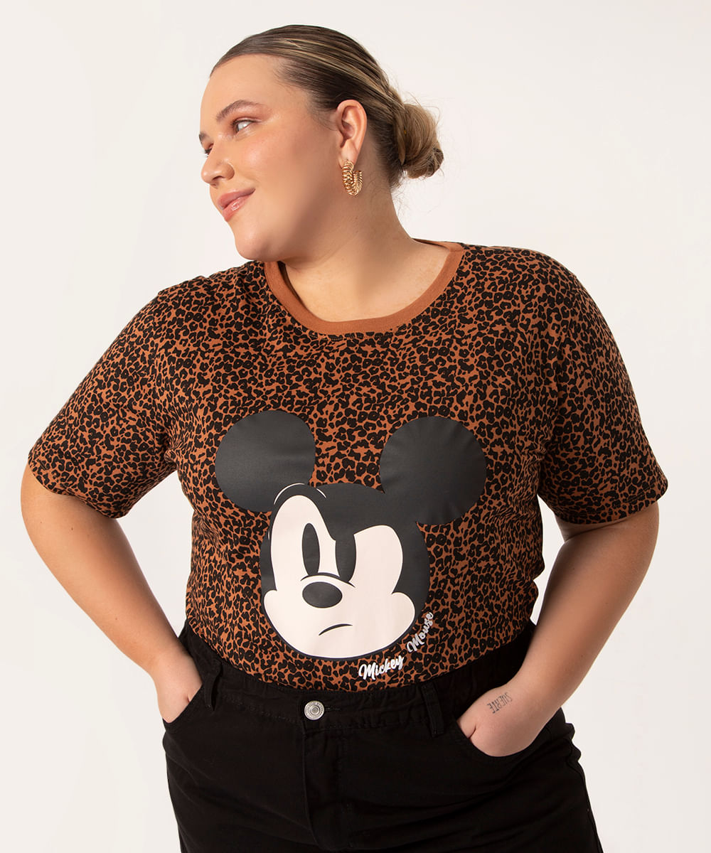 camiseta de algodão plus size mickey mouse animal print marrom