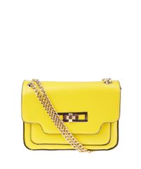 Bolsa-Transversal-com-Corrente-Amarela-8045571-Amarelo_1 Bolsa-Transversal-com-Corrente-Amarela-8045571-Amarelo_1