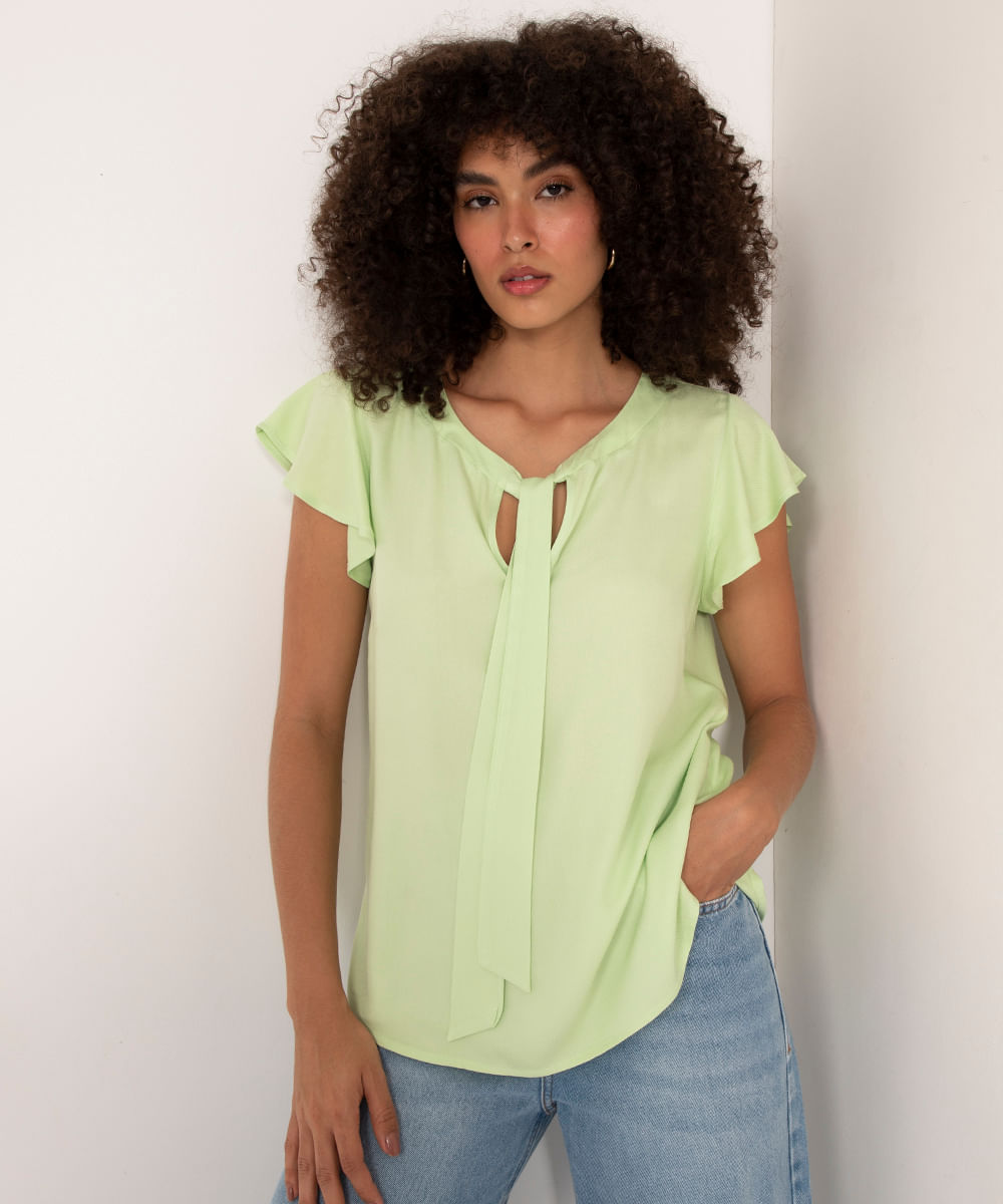 blusa de viscose manga curta gola laço verde