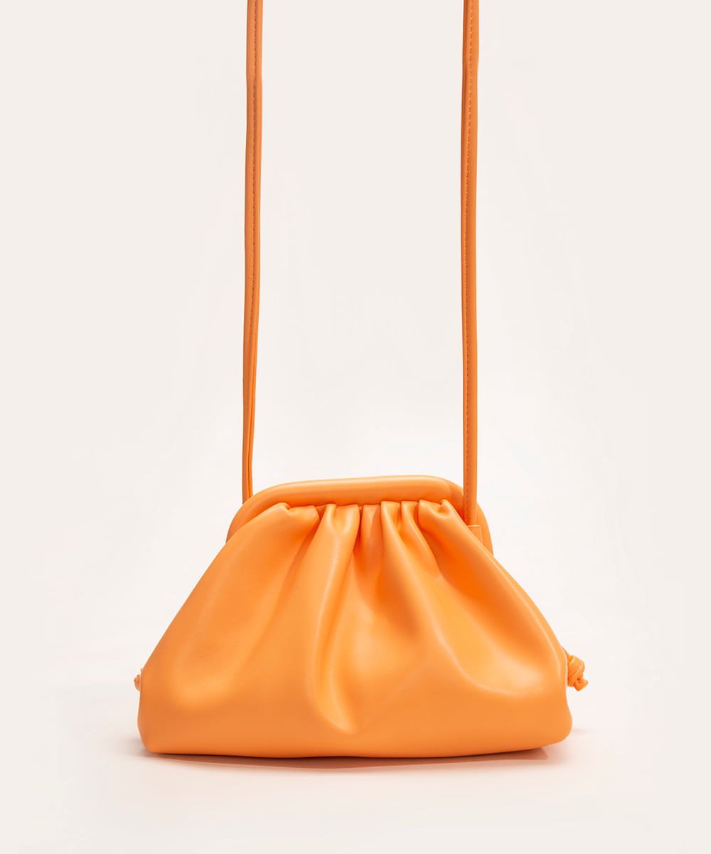 bolsa de pu clutch franzida laranja