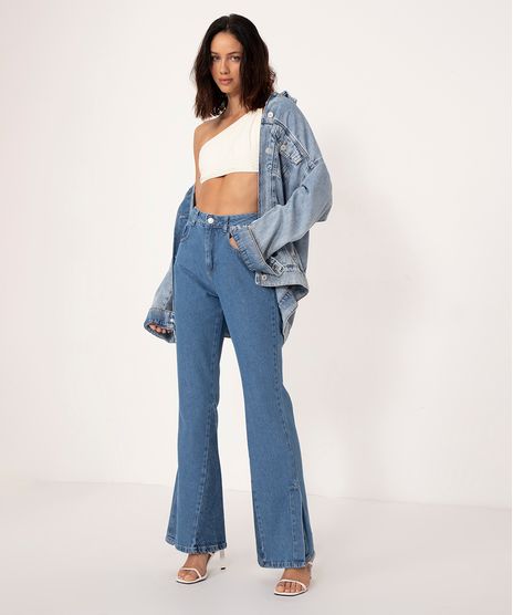 calça jeans flare cintura alta com fenda sawary azul médio