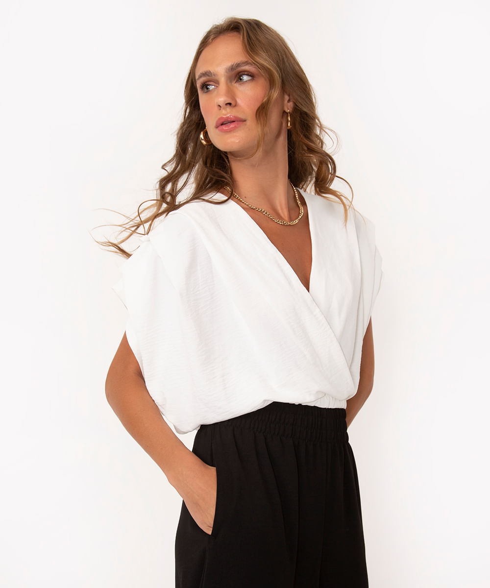 blusa franzida decote v off white