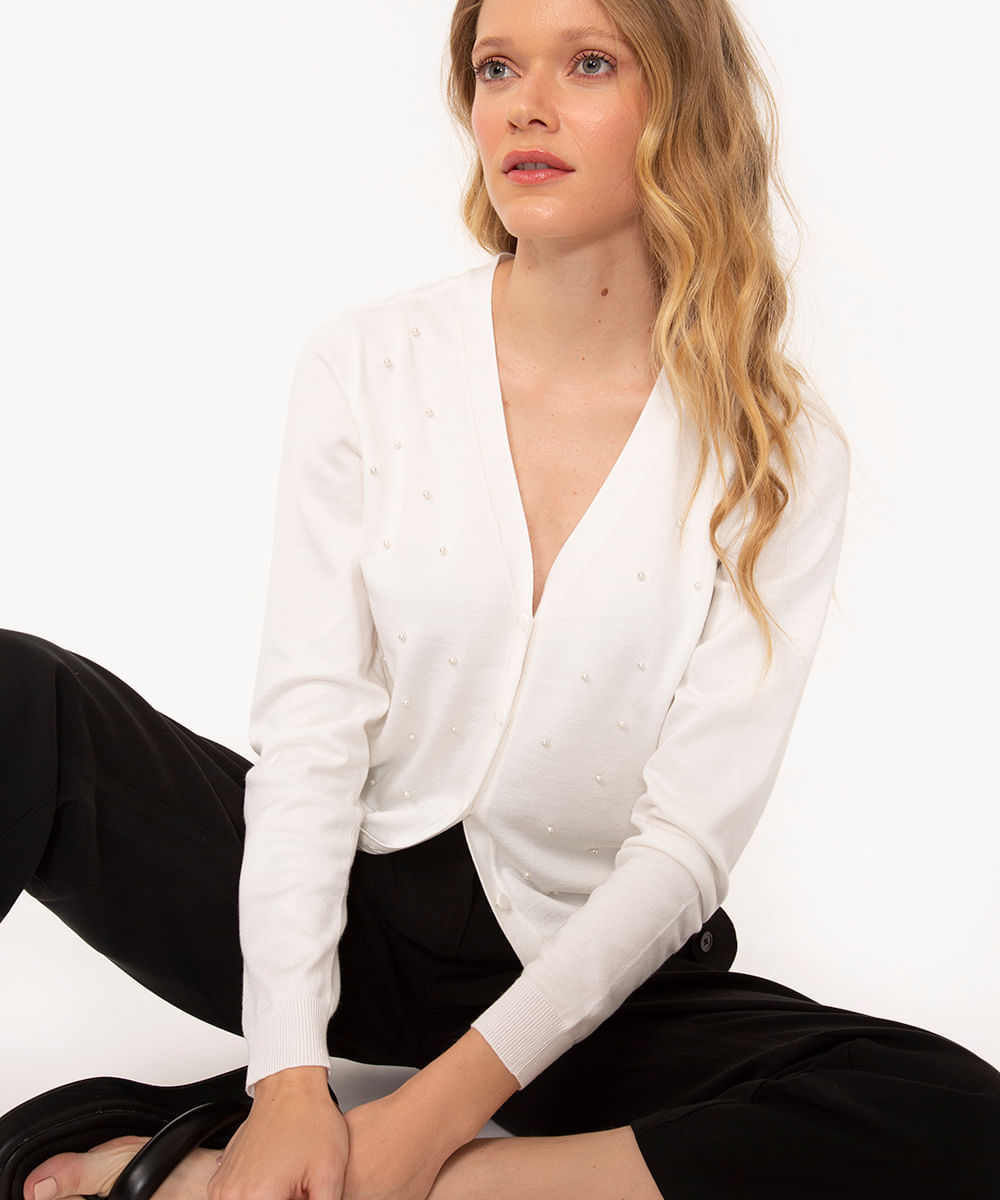 Vista 2 cardigan de tricô com pérolas C&A OFF White C&A OFF White