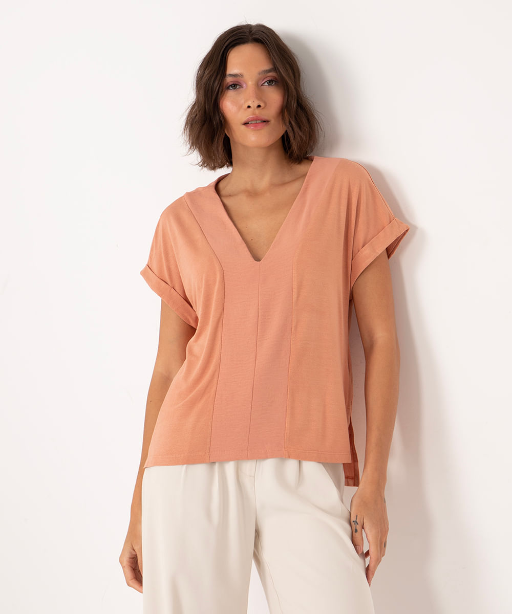 blusa de viscose decote v manga curta bege