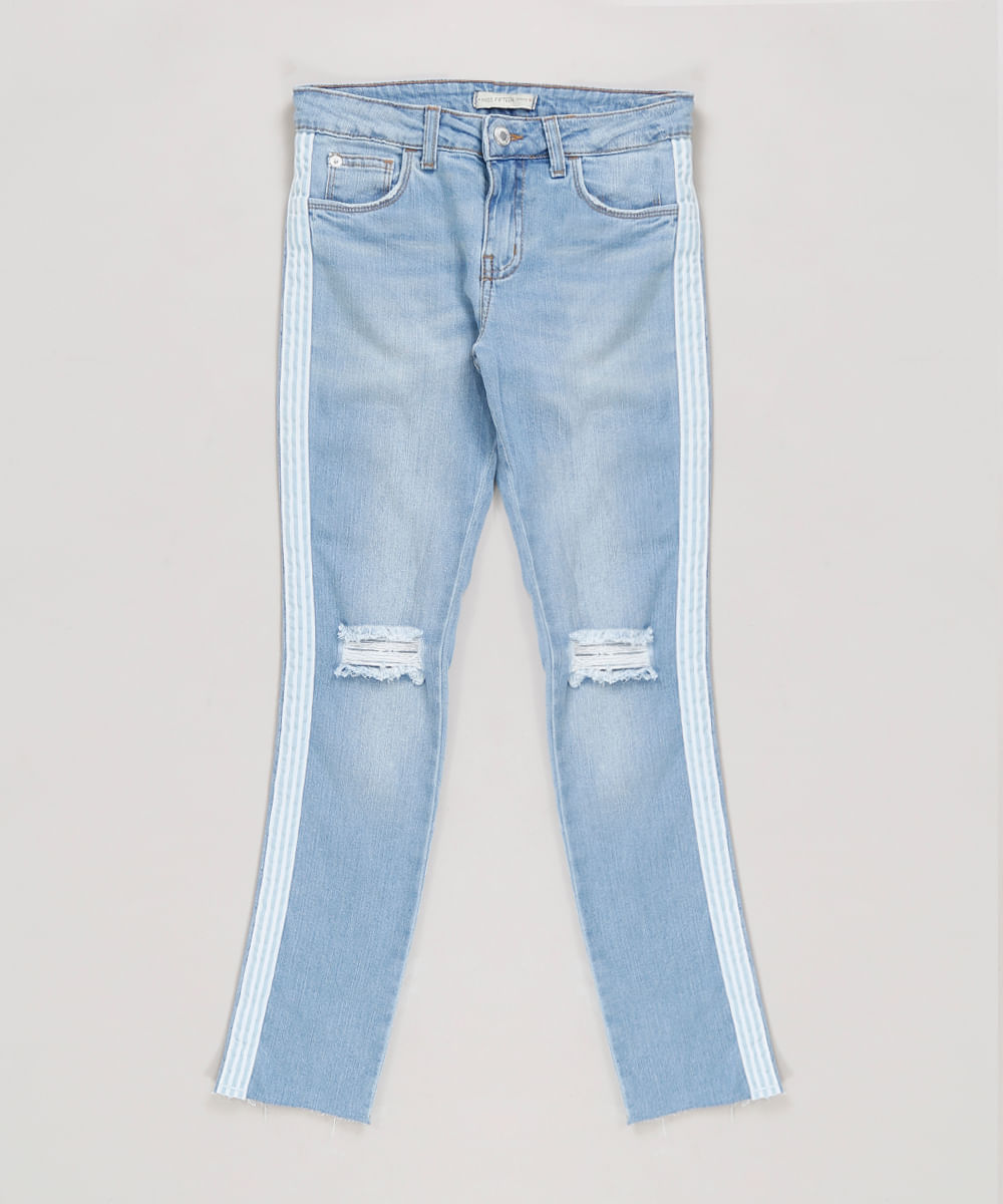 calça jeans clara com listra lateral