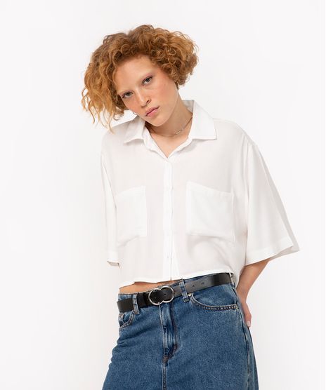 camisa feminina cropped com bolsos manga curta off white