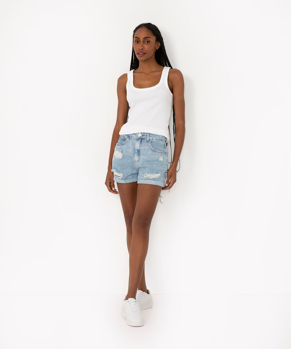 short jeans mom cintura super alta destroyed azul claro