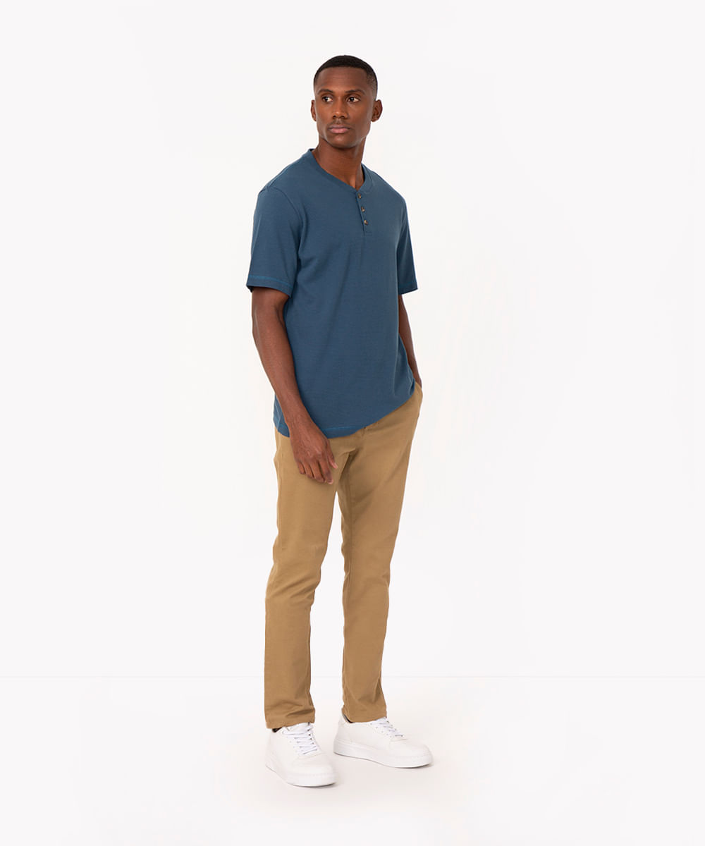 calça slim de sarja kaki