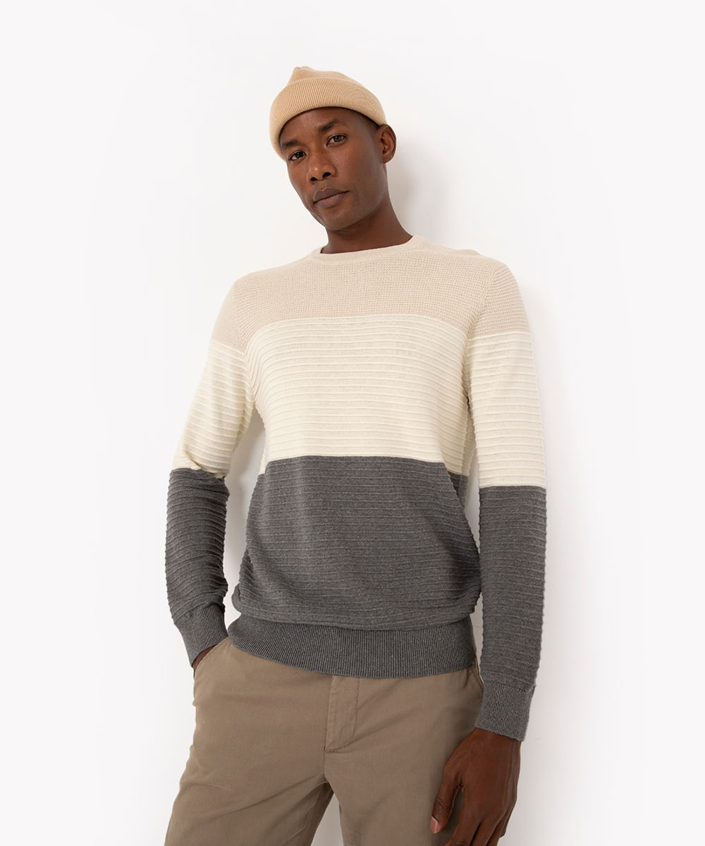 suéter de tricô texturizado bege claro