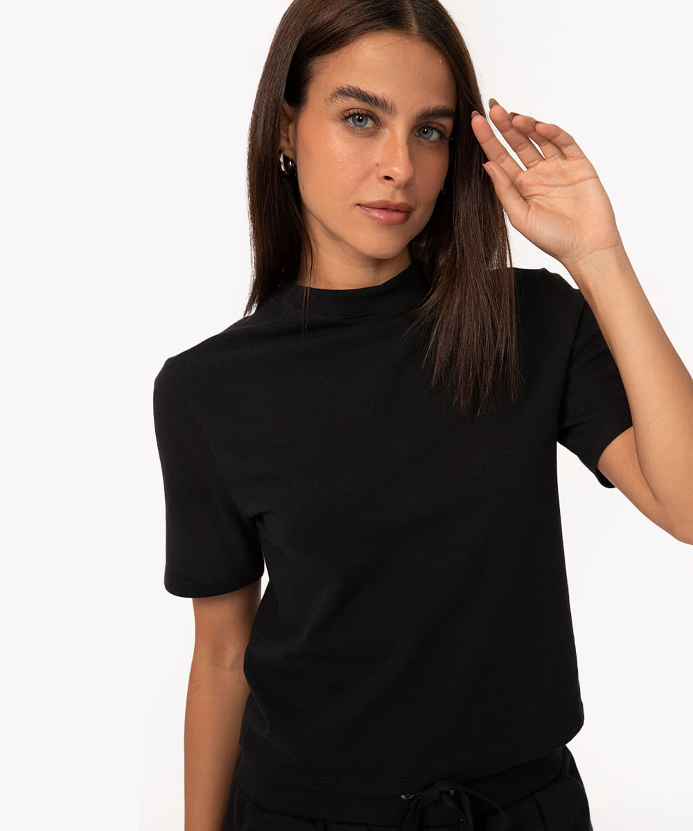 blusa básica manga curta gola alta preto