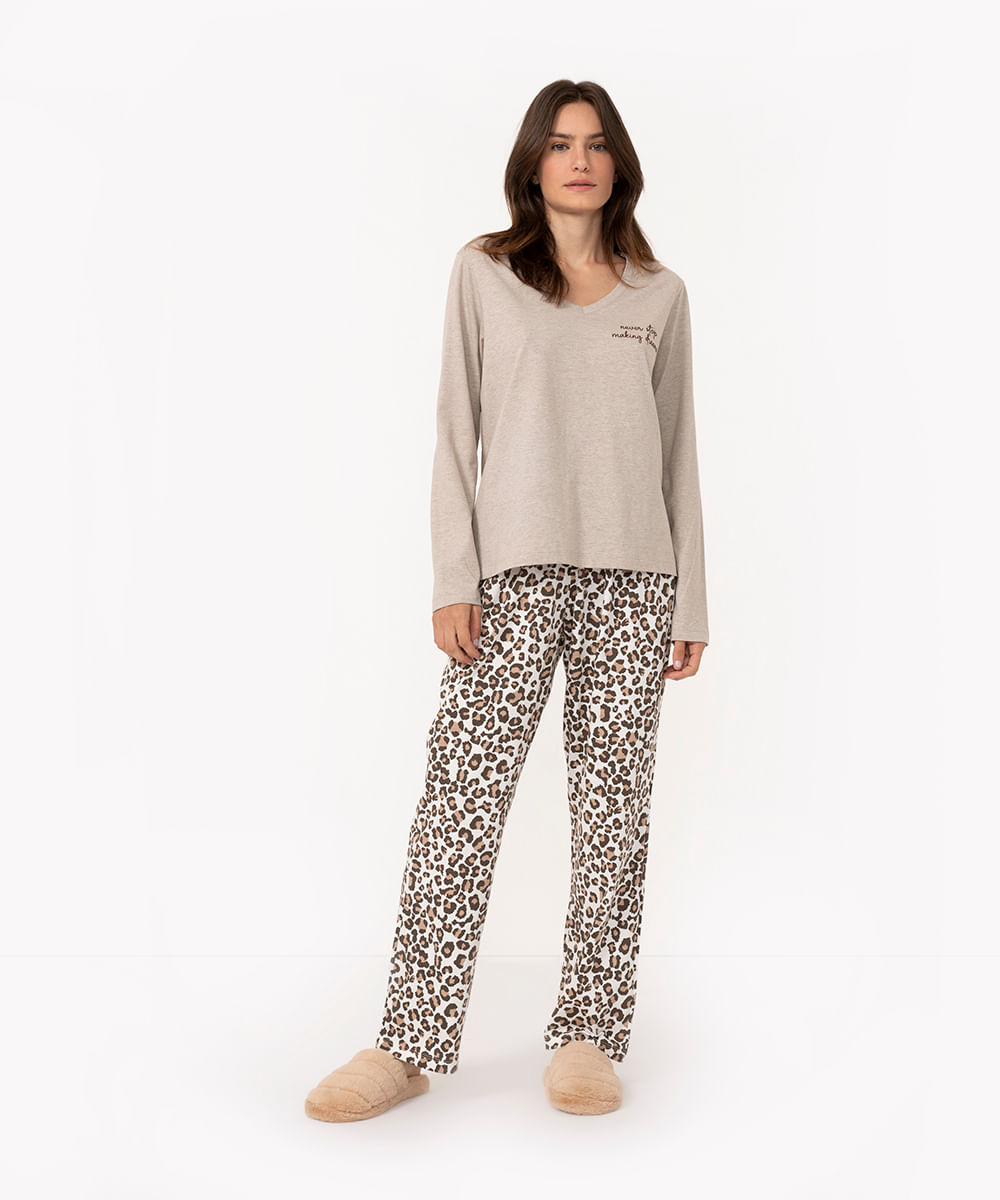 pijama manga longa com calça animal print marrom