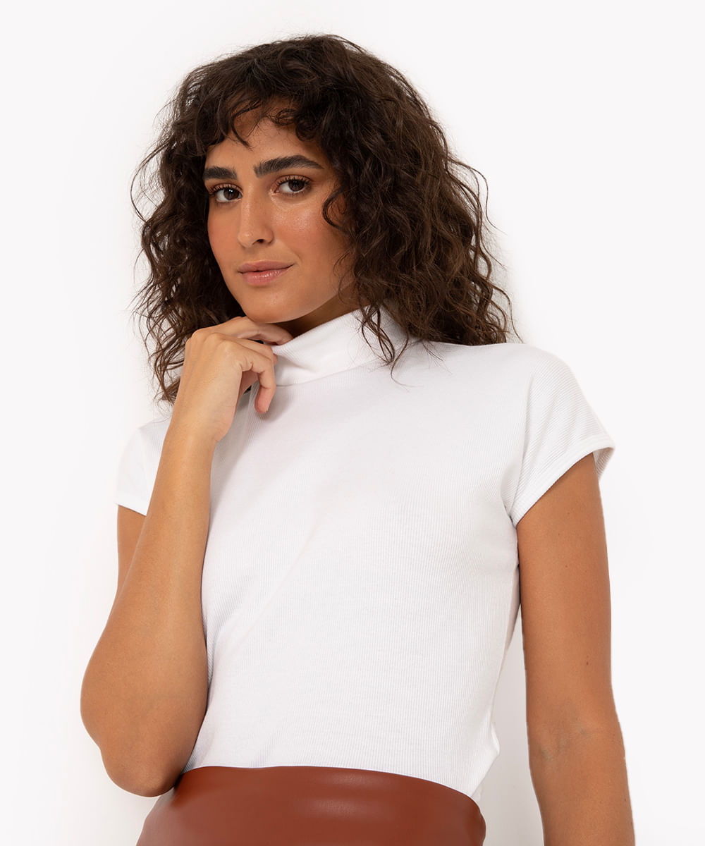 blusa de algodão canelada gola alta off white