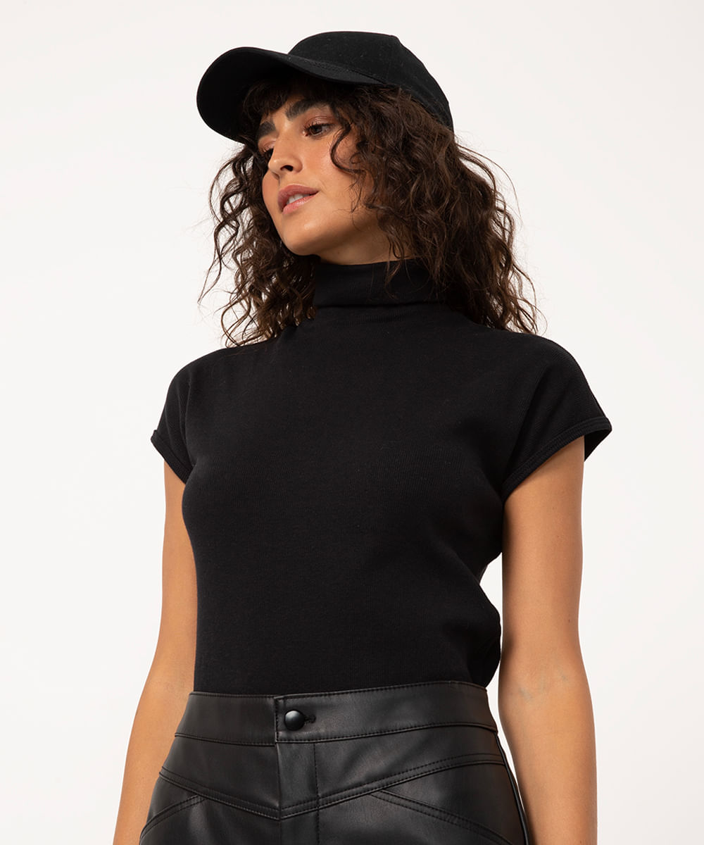 blusa de algodão canelada gola alta preto