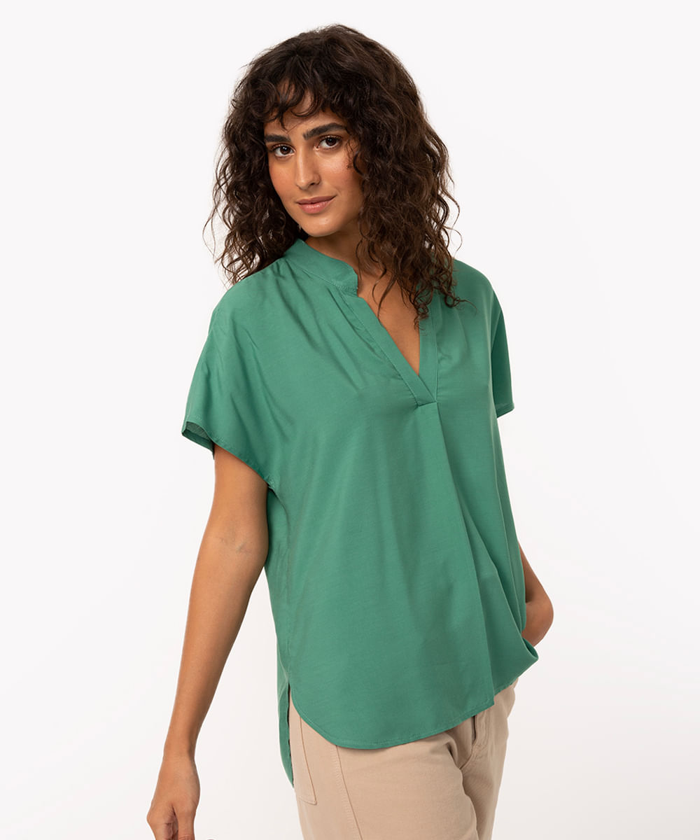 blusa de viscose decote v manga curta verde escuro